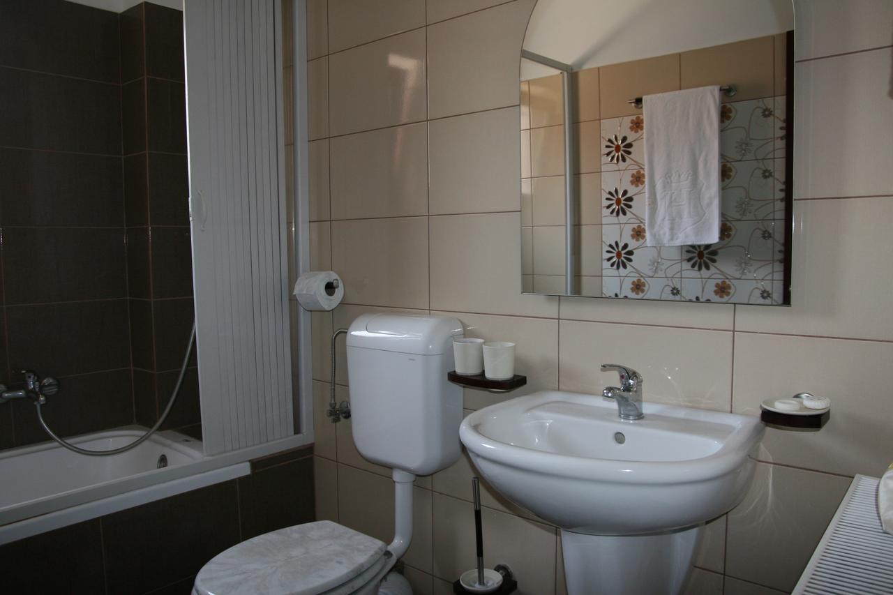 Hotel Kilometrul Zero Dragasani Екстер'єр фото
