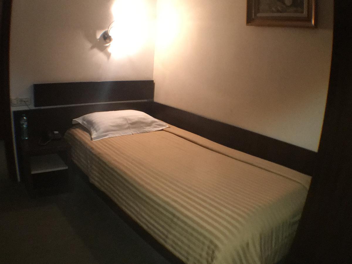 Hotel Kilometrul Zero Dragasani Екстер'єр фото